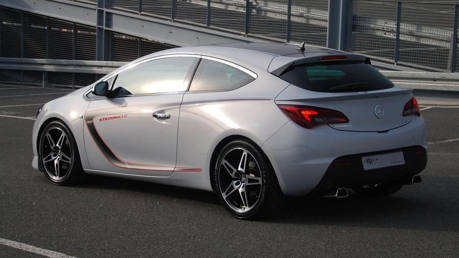  Opel Astra GTC by Steinmetz 2011 года  (фото 10 из 15)